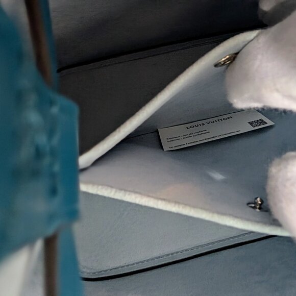 Louis Vuitton Noé BB Bag in Epi Leather with LV Strap and Charm - Picture 14 of 17